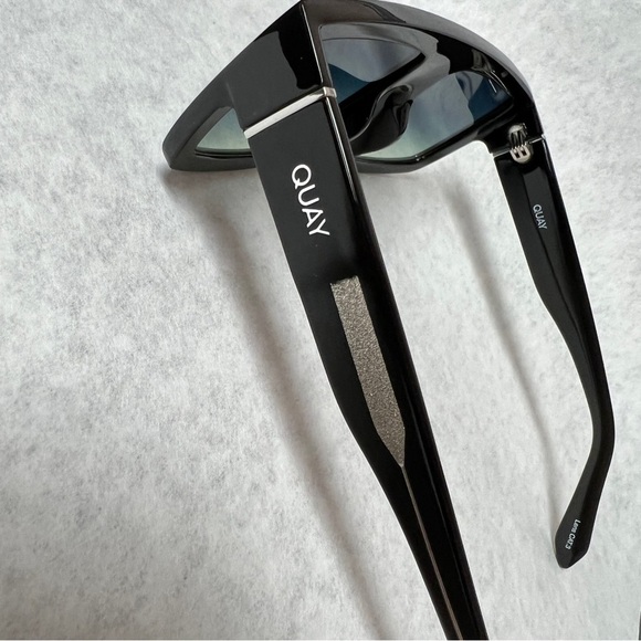 Quay Australia Get In Line Oversized Shield Sunglasses Black Smoke Green Fade - Picture 10 of 10